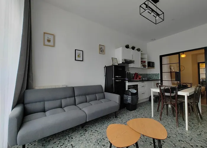 Avec 2 Jusqu'a 6 Voyageurs Proche Centre * לורדה