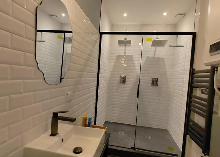 Appartement Avec 2 Jusqu'a 6 Voyageurs Proche Centre