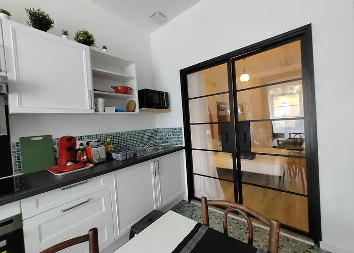 Avec 2 Jusqu'à 6 Voyageurs Proche Centre Lourdes