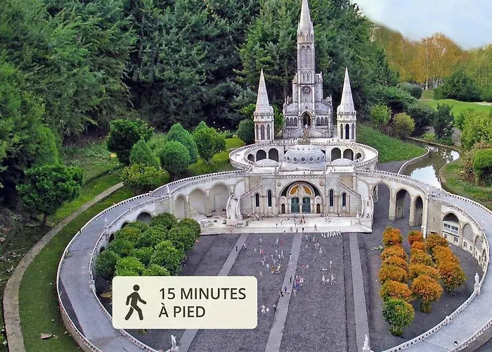 Avec 2 Jusqu'a 6 Voyageurs Proche Centre דירה *